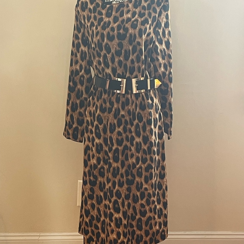 Leopard dress with back zipper